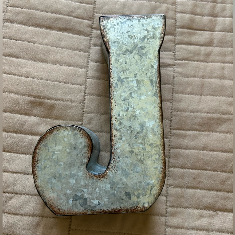 Letter ‘J’ metal